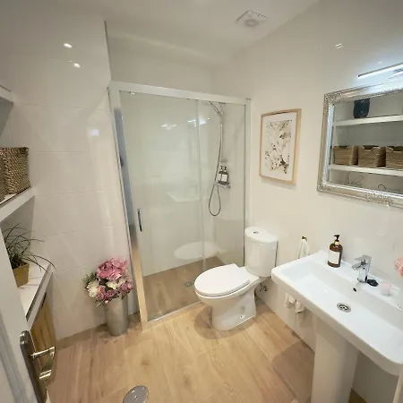 Lindamar Apartment